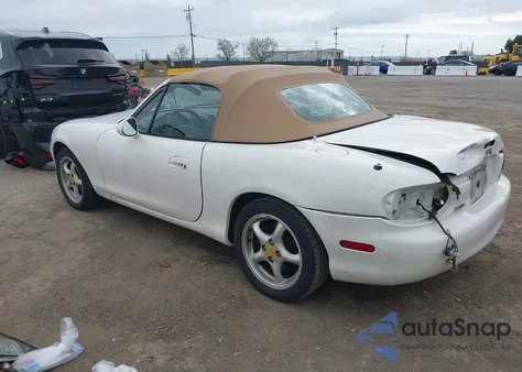 1999 Mazda Mx-5 Miata Leather Pkg/Popular Equipment Pkg/Sports Pkg/Touring Pkg z USA, uszkodzony, nr VIN JM1NB3539X0111435